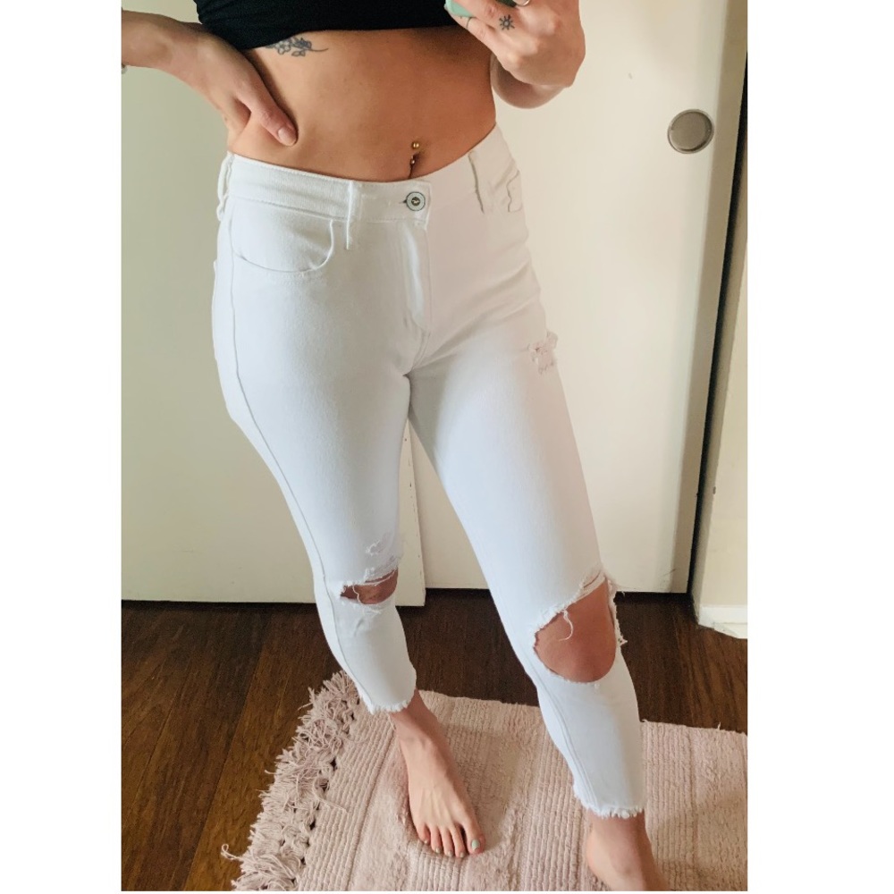 Hollister High Rise SuperSkinny Crop Vintage Jeans